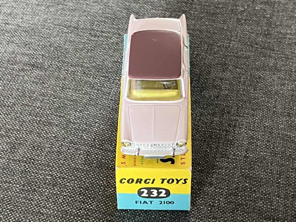 fiat-2100-lilac-corgi-toys-232-front