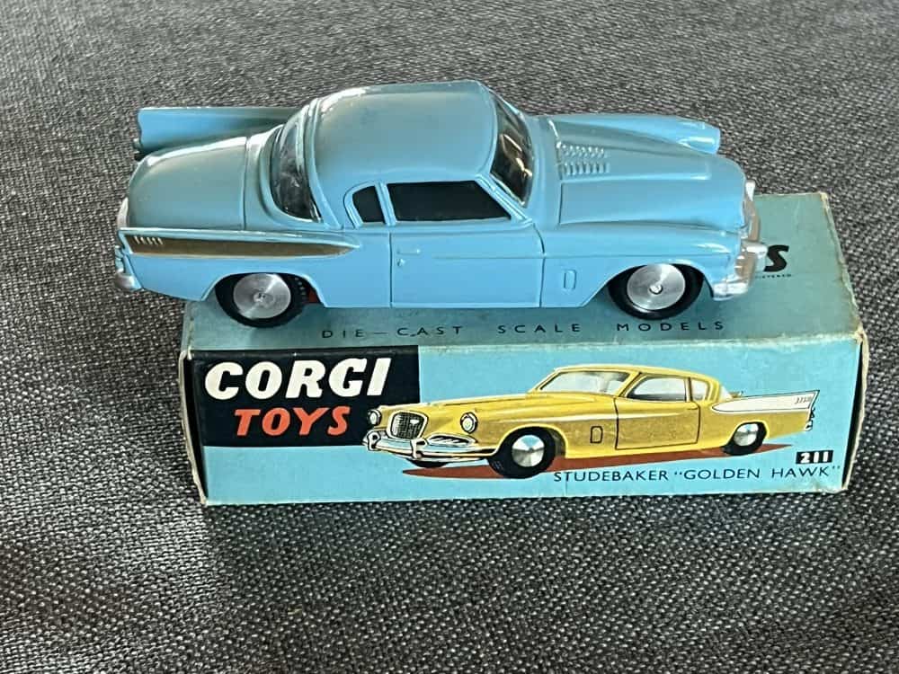 studebaker-golden-hawk-blue-corgi-toys-211-side