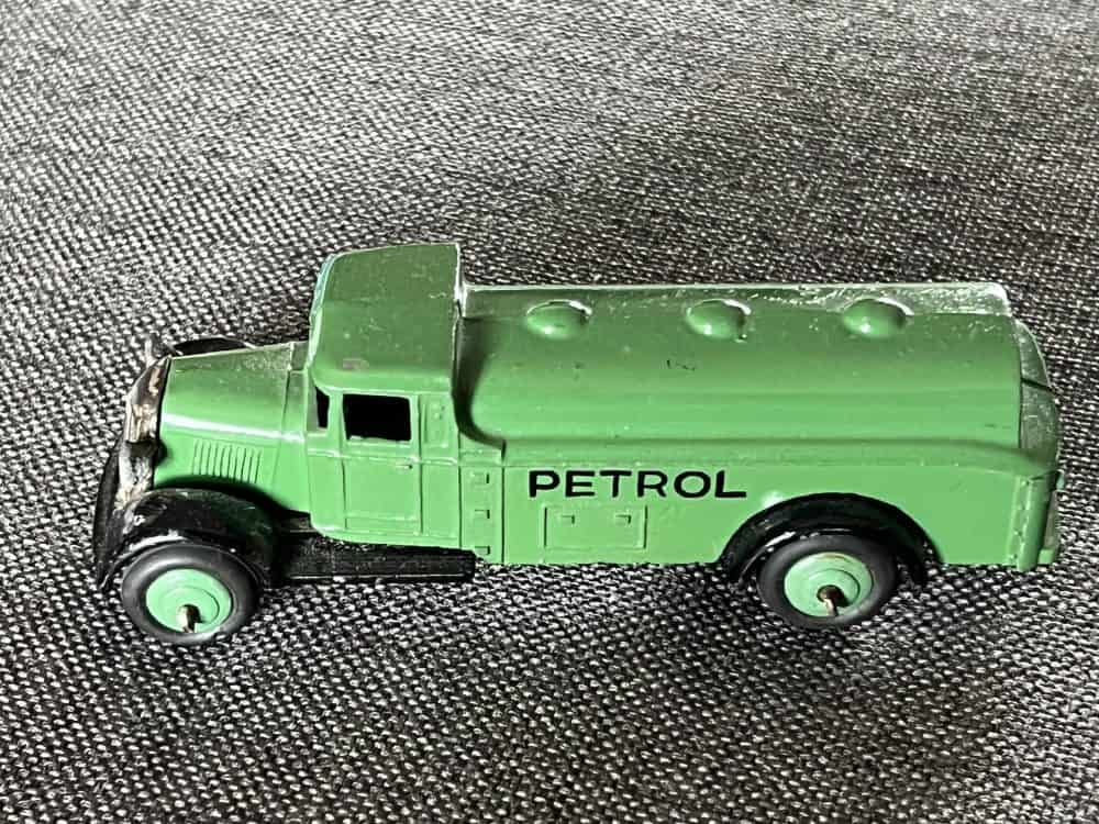 petrol-tanker-type-4-mid-green-and-green-wheels-scarce-dibky-toys-025d