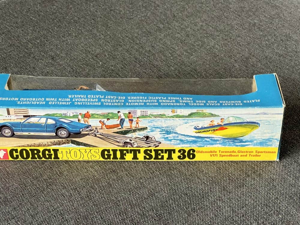 oldsmobile-toronado-and-swordfish-sports-boat-corgi-toys-gift-set-36-box-back