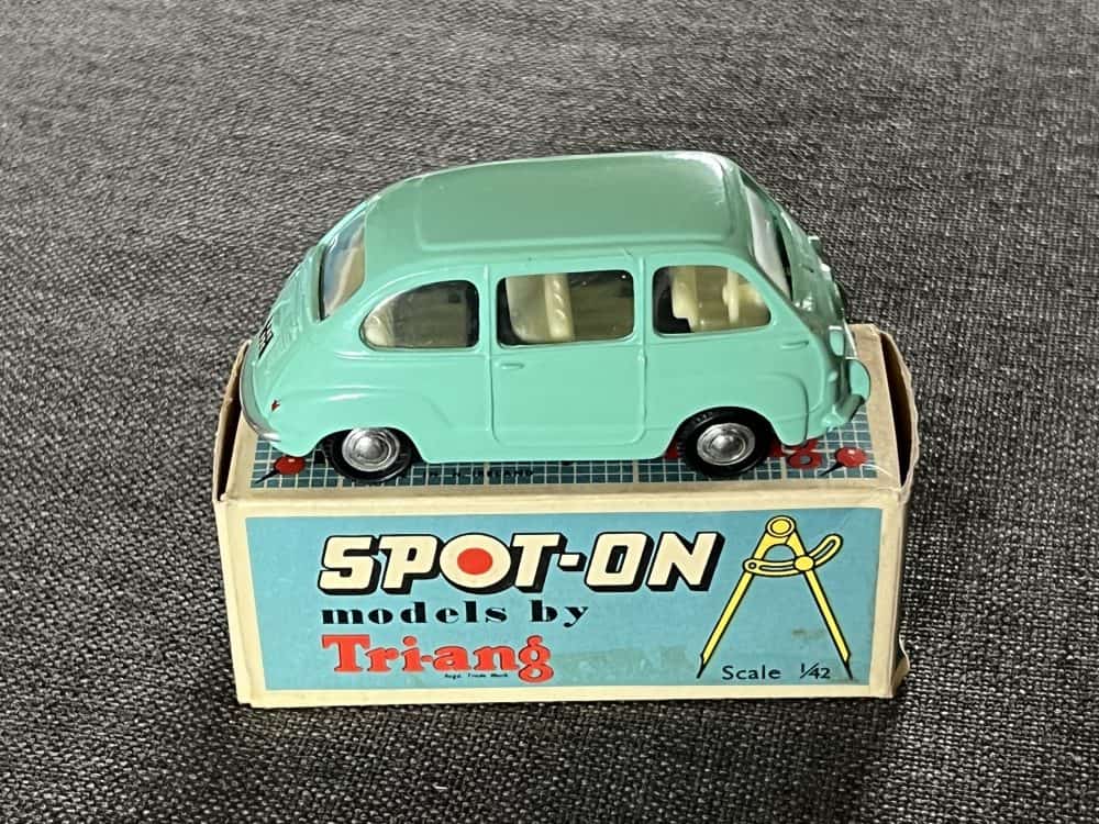fiat-multipla-turquoise-spot-on-120-side