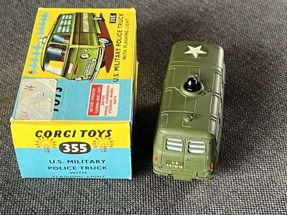 us.military-ambulance-corgi-toys-35-back