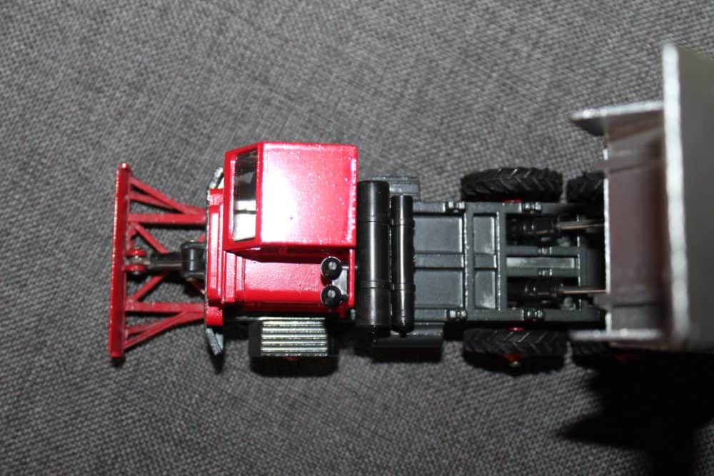 foden-dump-truck-red-cab-graphite-chassis-silver-ribbed-back-scarce-dinky-toys-959-cab-top