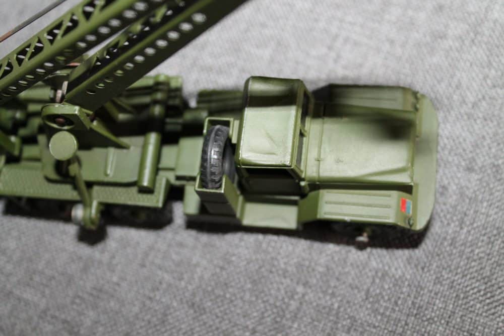 missile-serving-platform-lorry-military-dinky-toys-667-cabtop