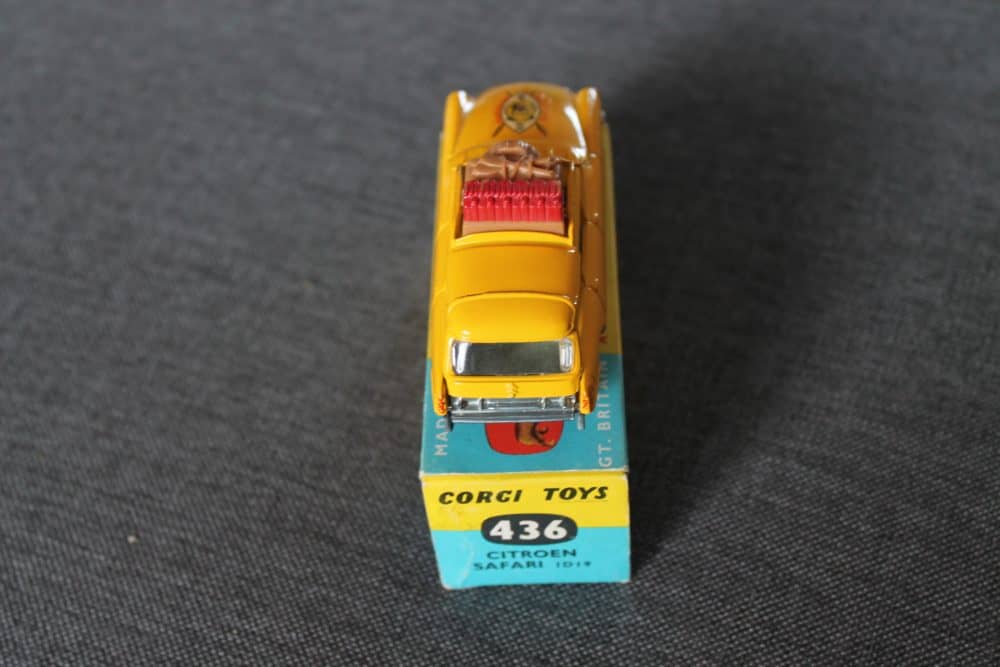 citroen-ds19-safari-yellow-corgi-toys-436-back