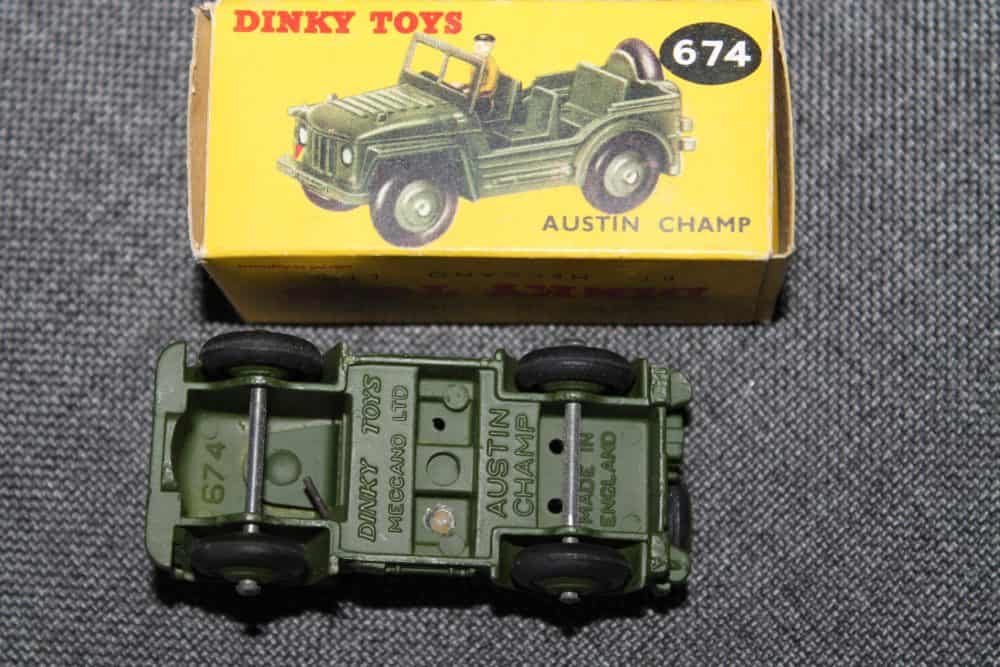 military-jeep-austin-champ-dinky-toys-674-base
