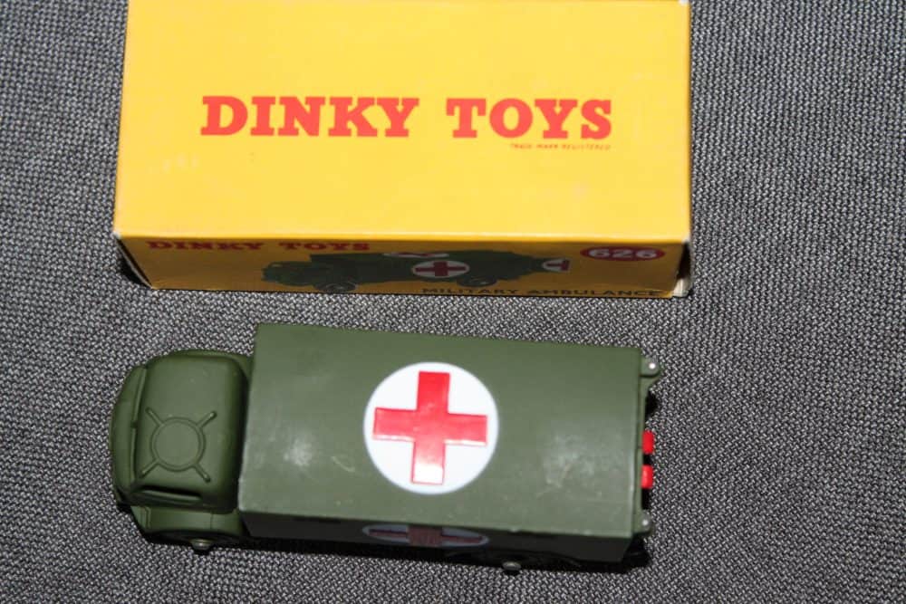 military-ambulance-dinky-toys-626-top