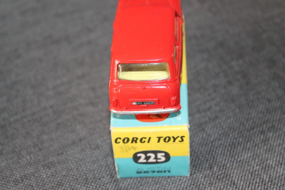 a-backustin-seven-red-early-wheels-corgi-toys-225