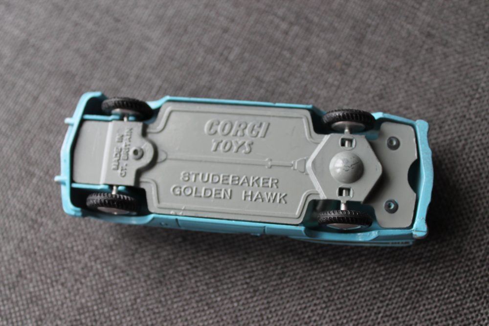 studebaker-golden-hawk-blue-corgi-toys-211-base