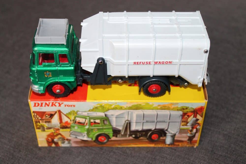bedford-refuse-wagon-1st-issue-dinky-toys-978