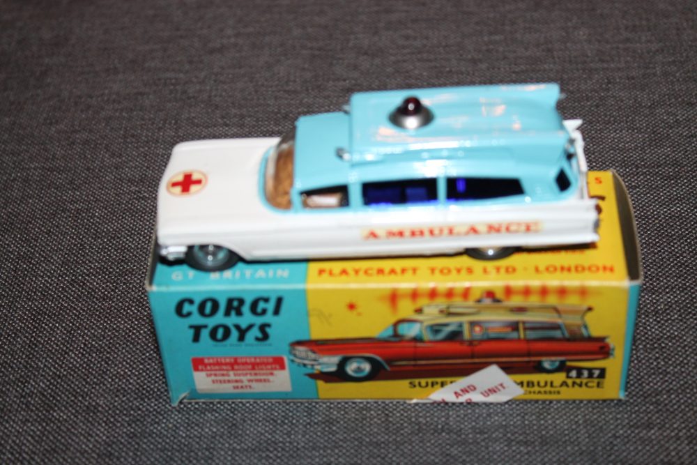 cadillac-superior-ambulance-blue-corgi-toys-437