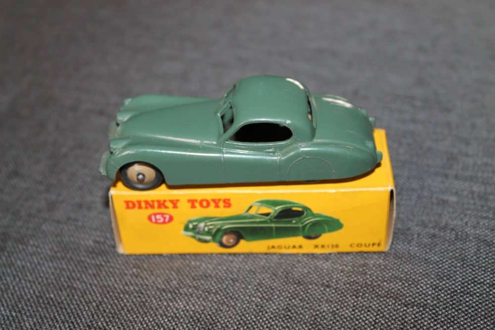 jaguar-xk120-fern-green-beige-wheels-dinky-toys-157