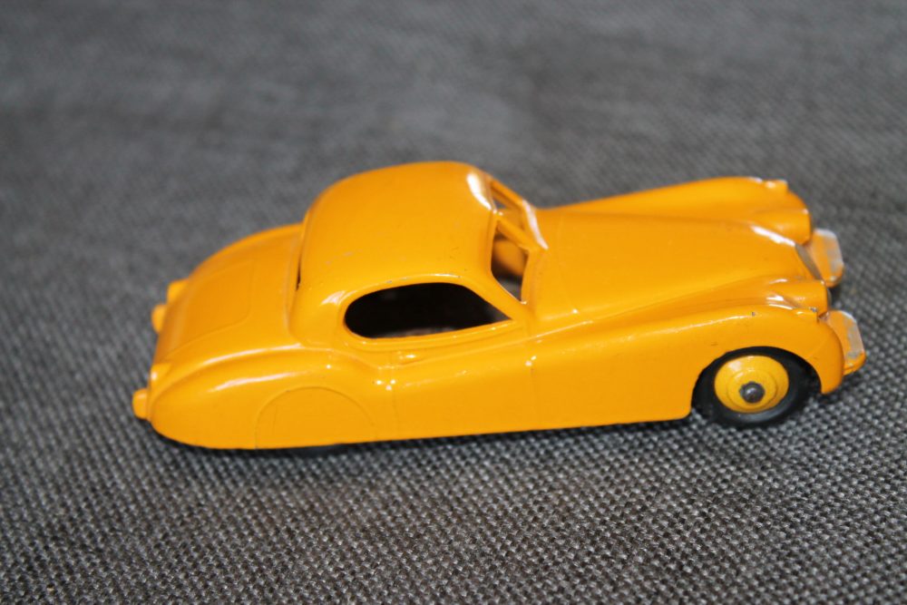 jaguar-xk120-yellow-dibnky-toys-157-side