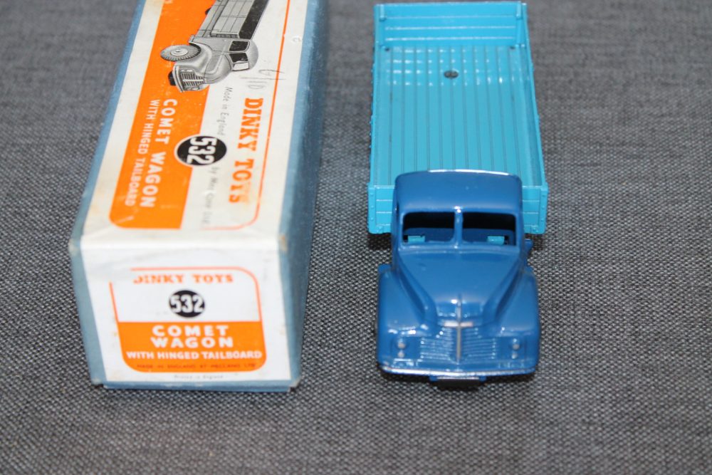 c-frontomet-wagon-two-tone-blue-and-red-wheels-dinky-toys-532