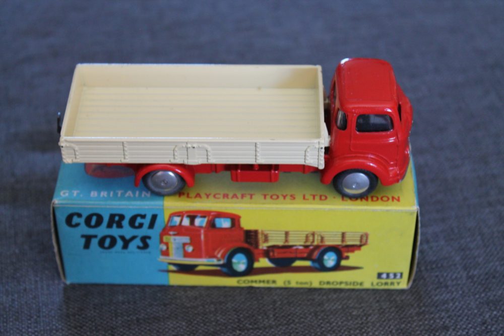 commer-dropside-lorry-corgi-toys-452-side