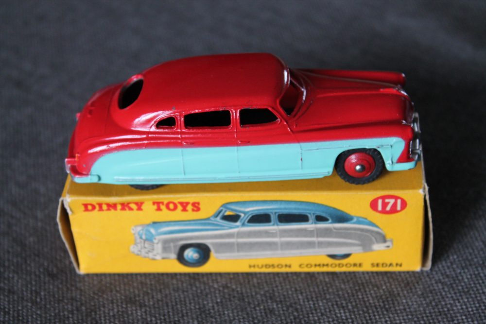 hudson-commodore-lowline-scarce-red-and-blue-dinky-toys-171-side