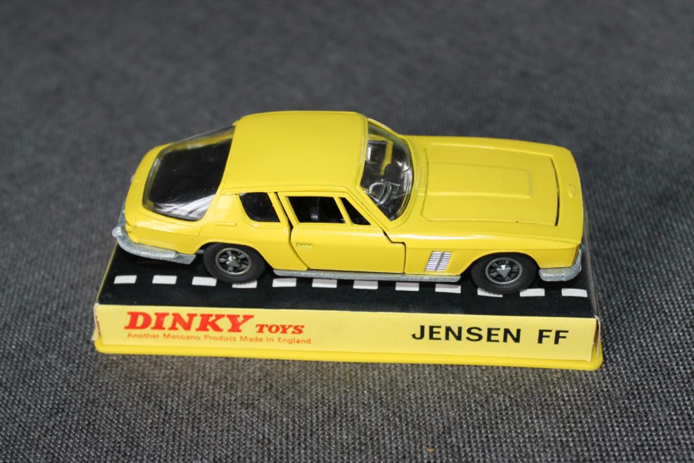 jenson-ff-pale-yellow-dinky-toys-188-right-side