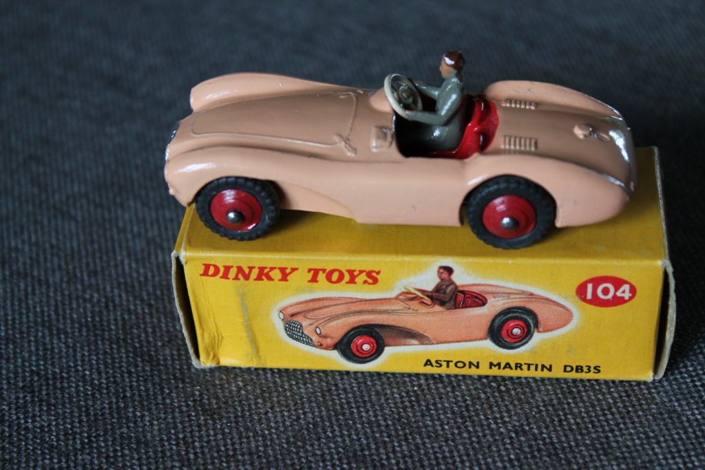 Dinky Toys Aston Martin DB3 Sport – Réf 506, 1/43, Zamak, France, 1957
