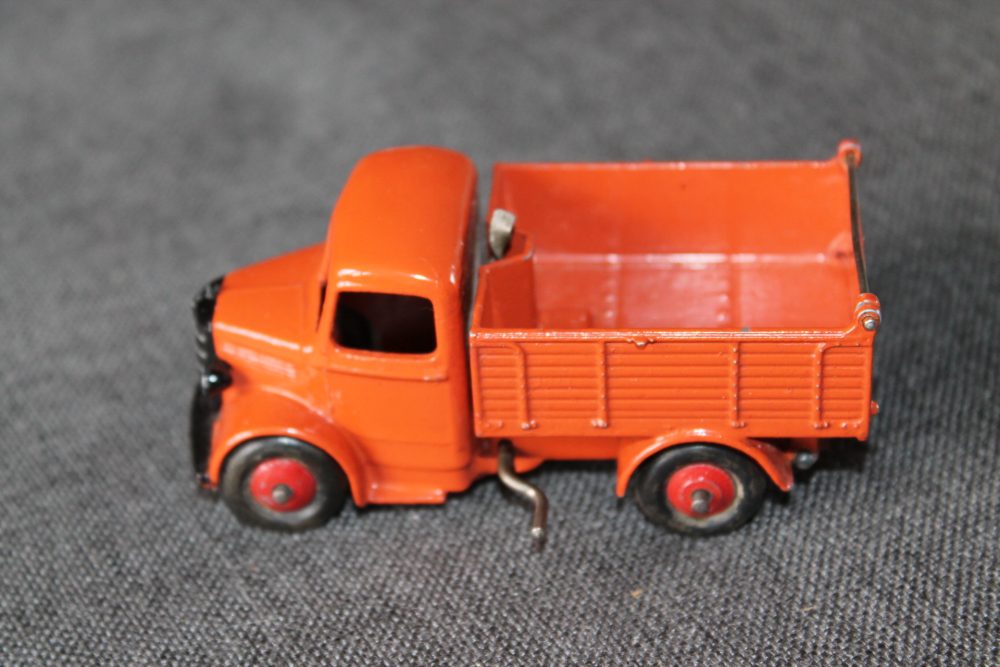 bedford-end-tipper-orange-and-rare-red-wheels-dinky-toys-25m