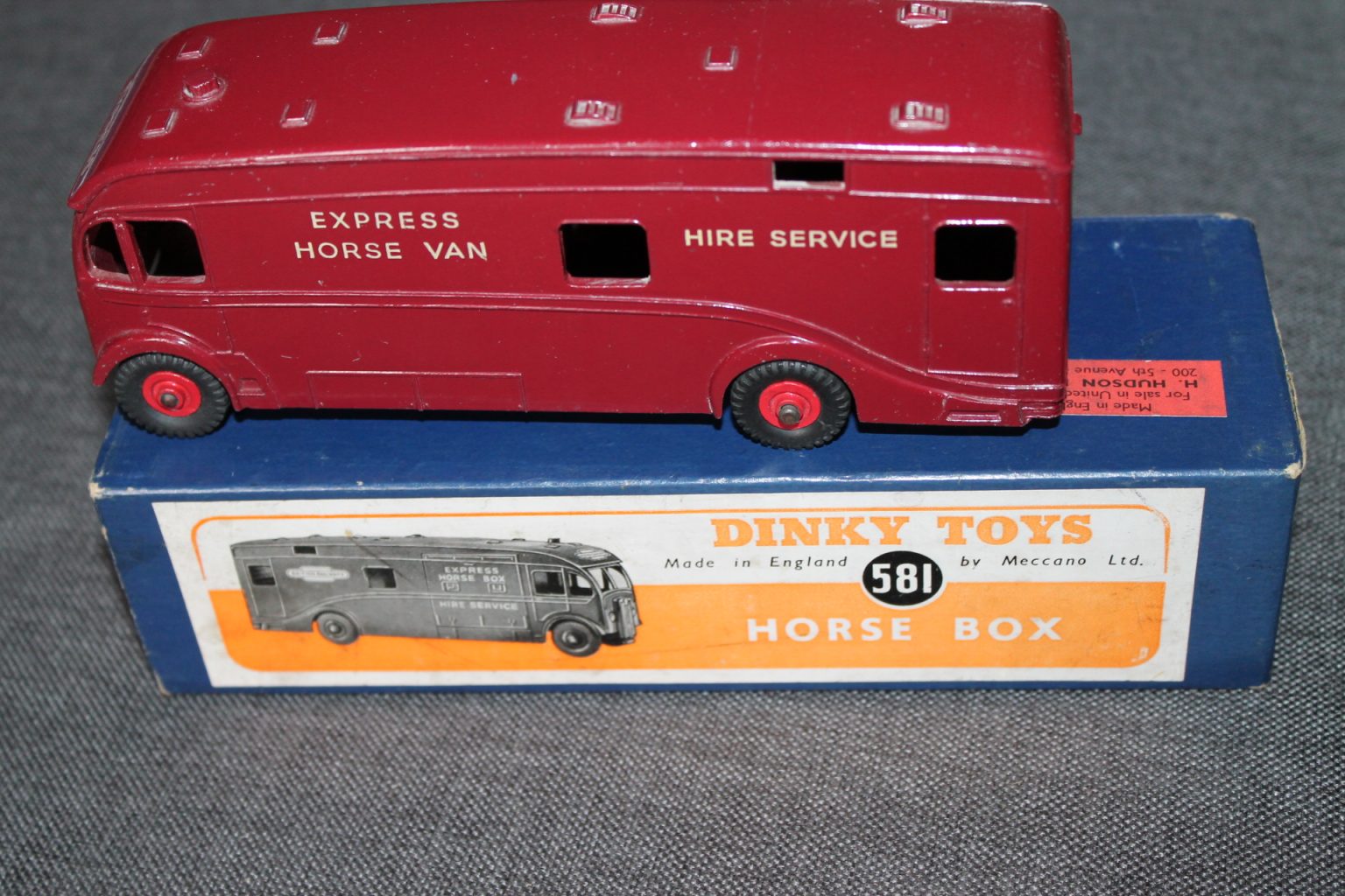 Dinky Toys 581 Horse Box 'Express' US Export Diecast