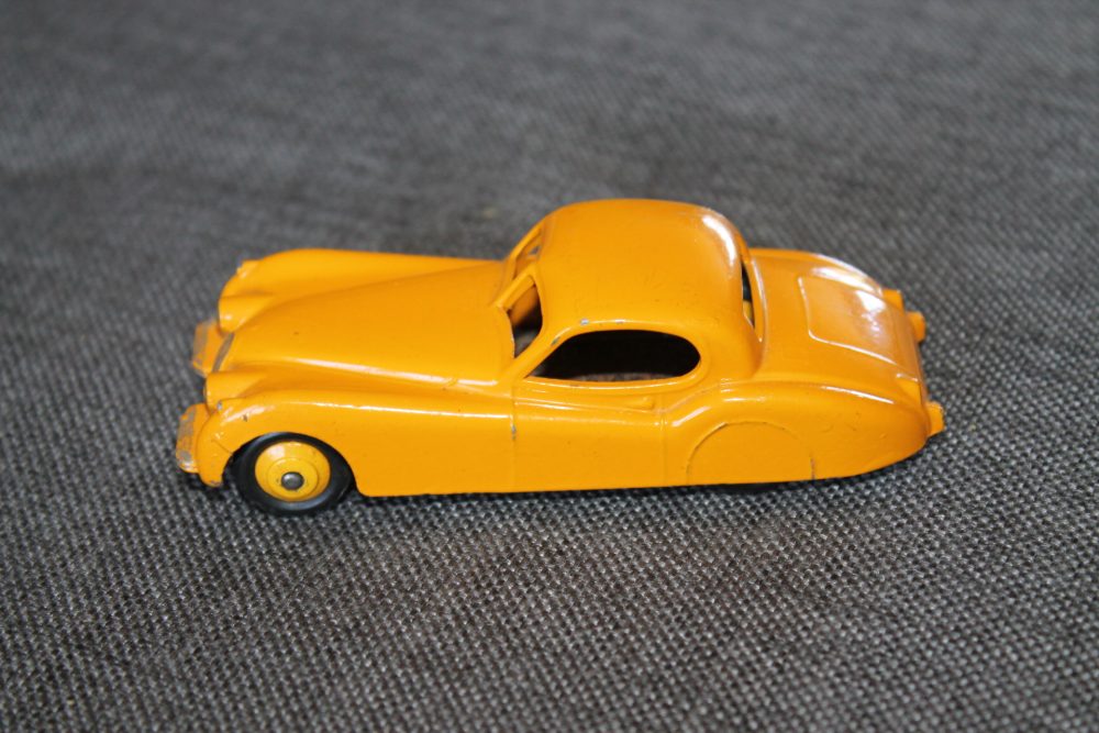 jaguar-xk120-yellow-dibnky-toys-157