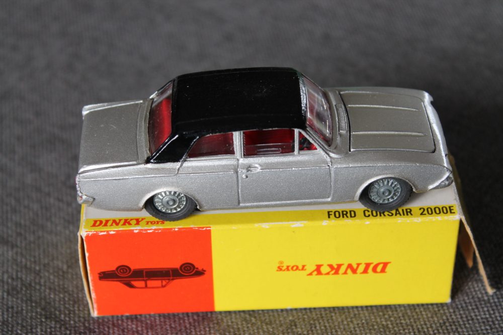 ford-corsair-2000-dinky-toys-169-side