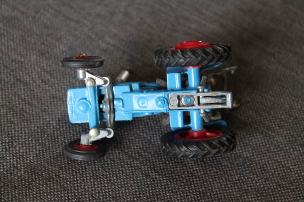 fordson-power-major-tractor-scarce-red-wheels-corgi-toys-60-base