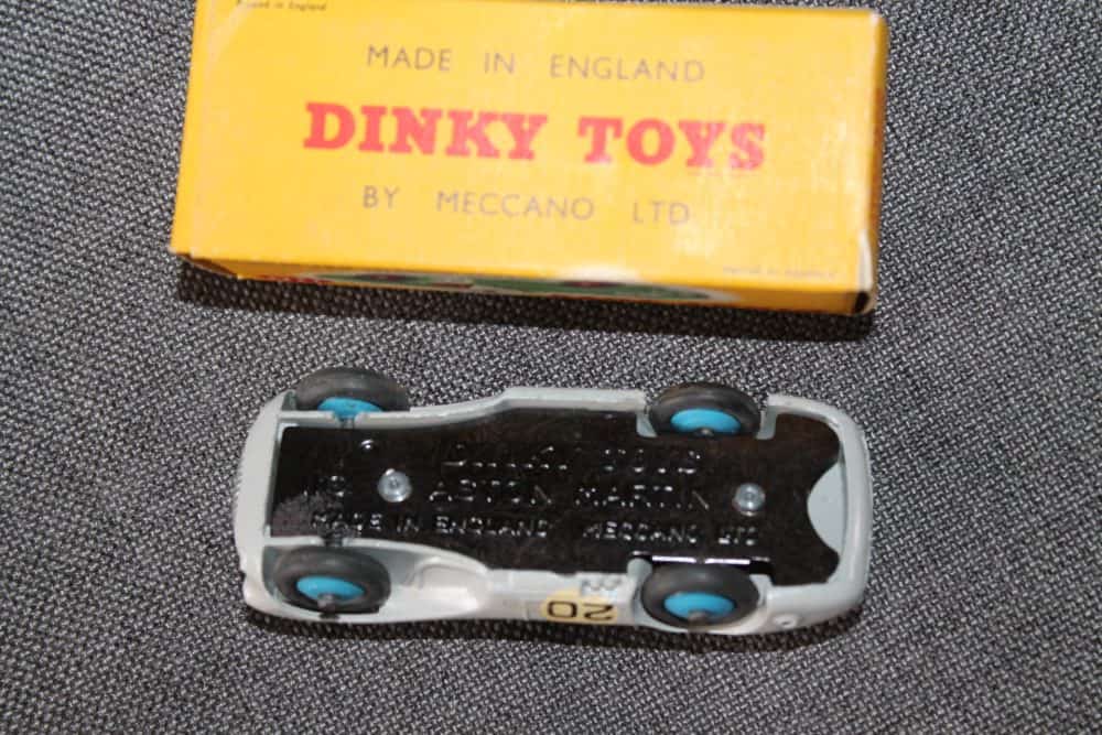 .DINKY # 110 ASTON-MARTIN DB3S   4  SMOOTH  TIRES CORRECT ISSUE SIZE 