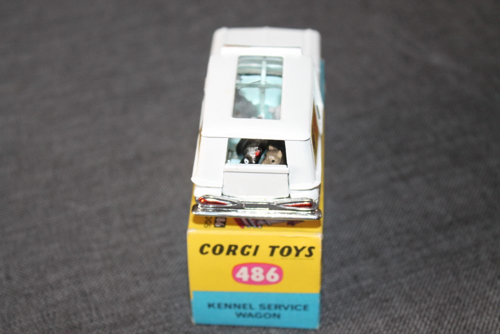 chevrolet-kennel-service-wagon-corgi-toys-486-back