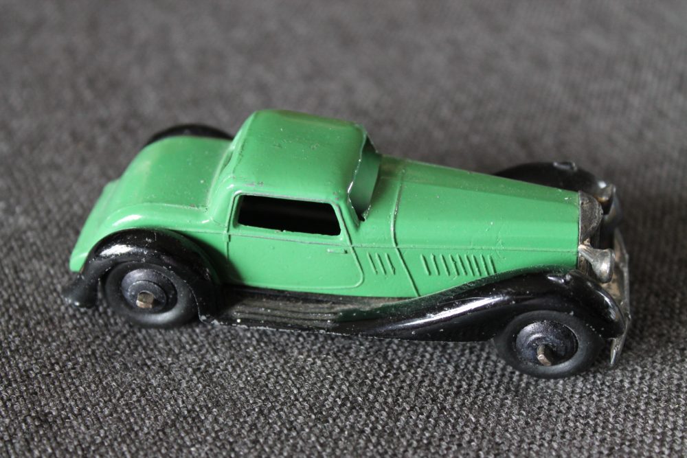 benley -coupe -green-dinky-toys-36b-side