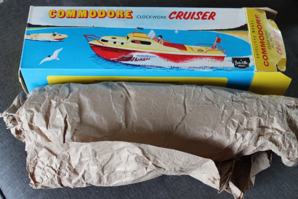 commodore-motor-boat-sutcliffe-box