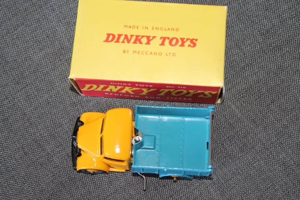 bedford-end-tipper-blue-and-yellow-windows-dinky-toys-410-top