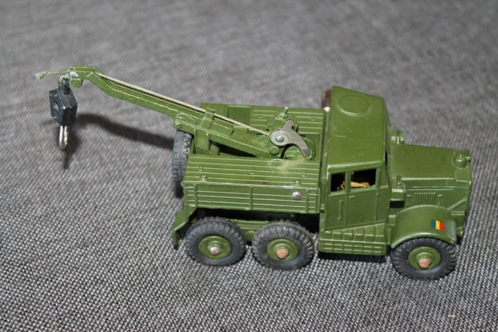 recovery-tractor-dinky-toys-661-right-side