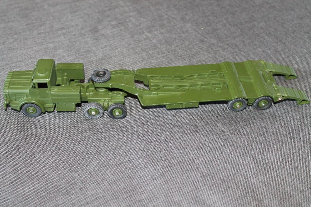 tank-transporter-dinky-toys-660-left-side