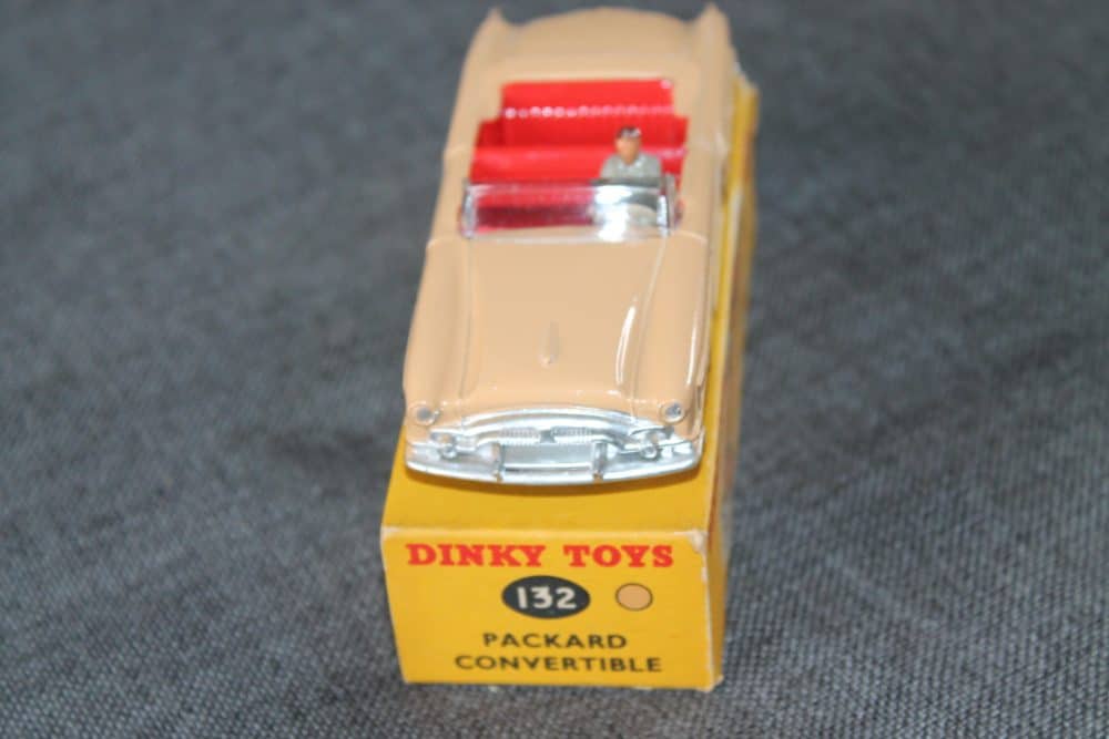 packard-convertible-tan-dinky-toys-132-front