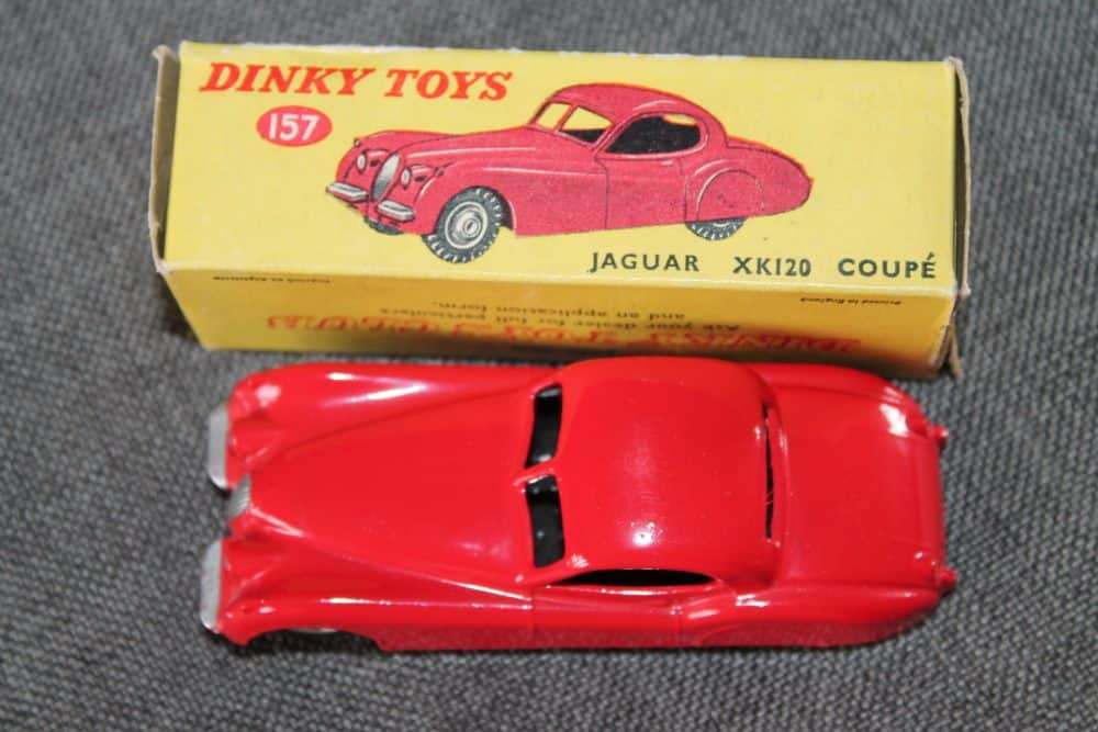 jaguar-xk120-bright-red-spun-wheels-dinky-toys-157-top