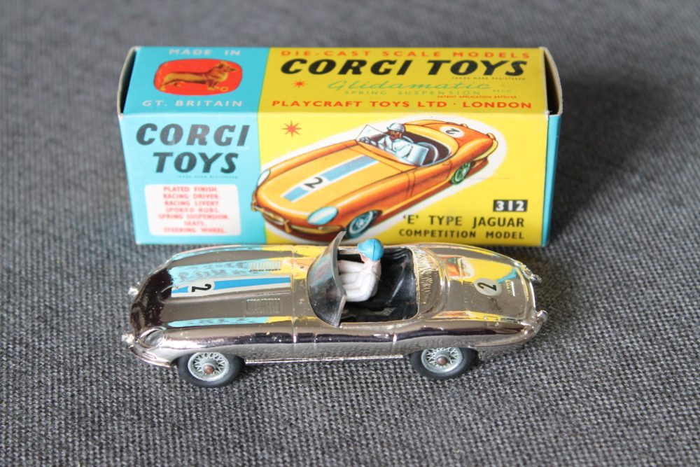e-type-jaguar-gold-chrome-corgi-toys-312