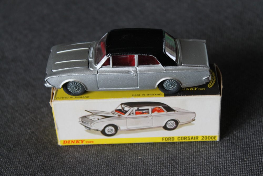 ford-corsair-2000-dinky-toys-169