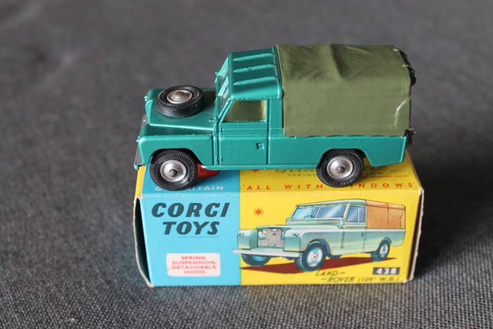 land-rover-metallic-green-and-olive-canopy-corgi-toys-438
