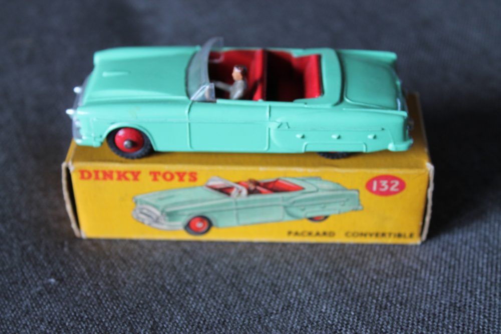 packard-convertible-green-and-red-dinky-toys-132