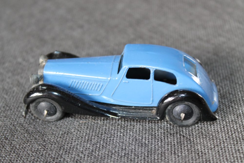 rover-saloon-sage-blue-dinky-toys-36d