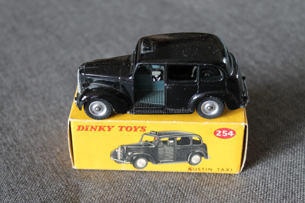 austin-taxi-black-dinky-toys-254