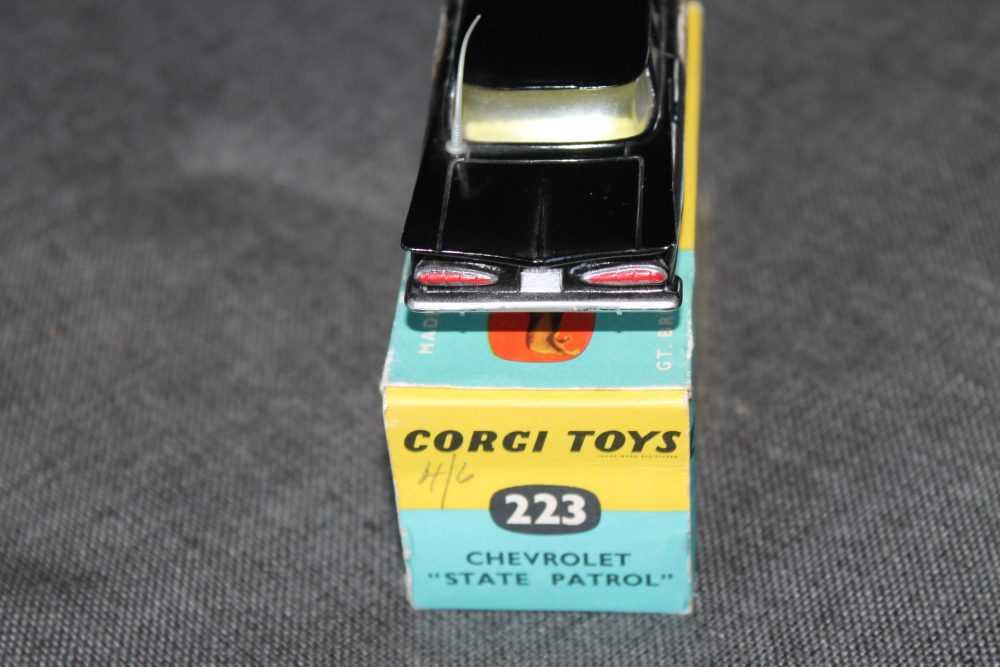 chevrolet-state-patrol-car-black-corgi-toys-223-back