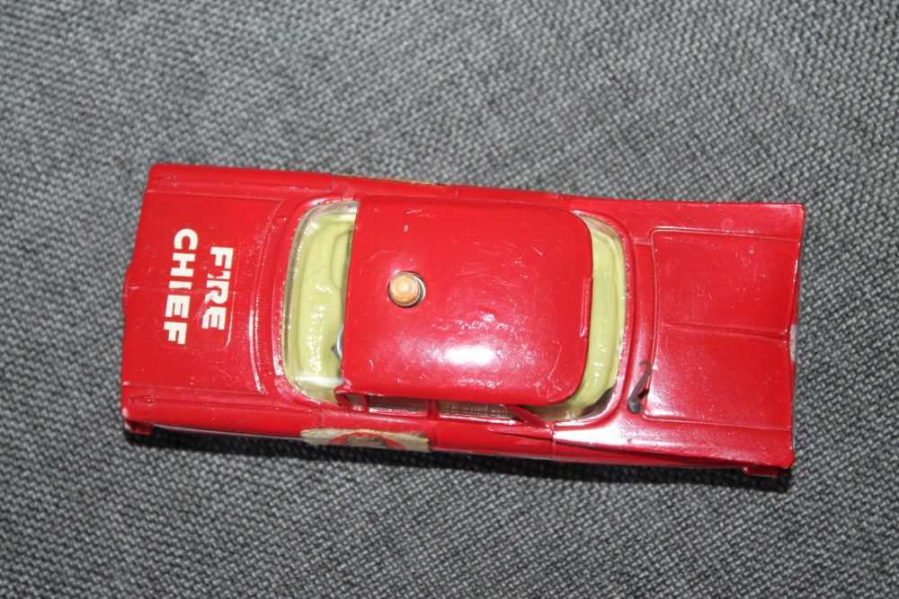 chevrolet-fire-chief-car-corgi-toys-482-top