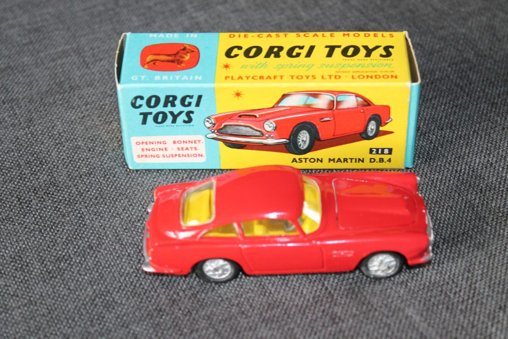 a-sideston-martin-db4-red-cast-wheels-corgi-toys-218