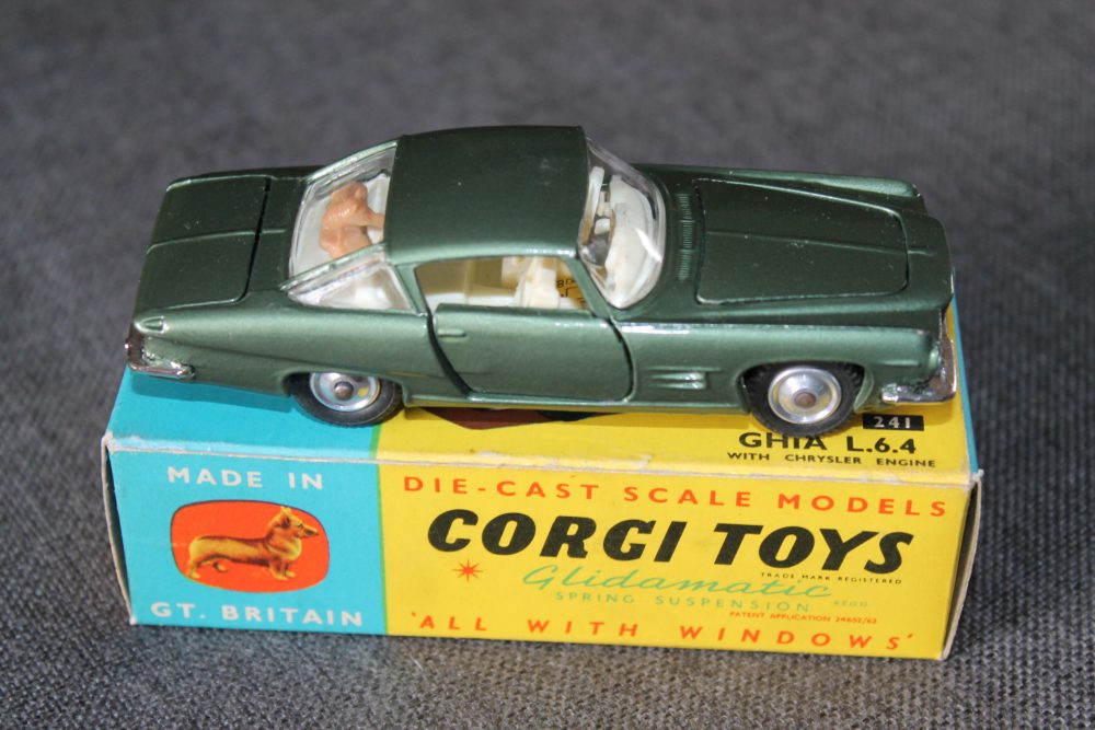 ghia-l6.4-green-corgi-toys-241-side