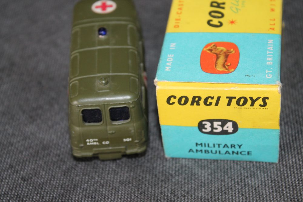 military-ambulance-corgi-toys-354-back
