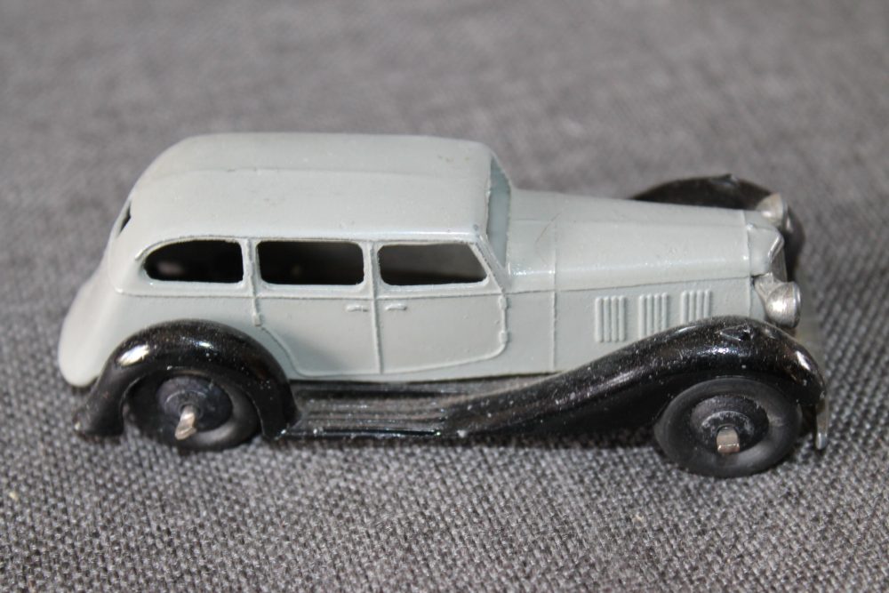armstrong-limousine-grey-dinky-toys-36a-side