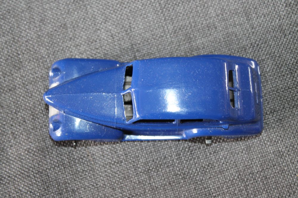 oldsmobile-violet-blue-dinky-toys-039b-top