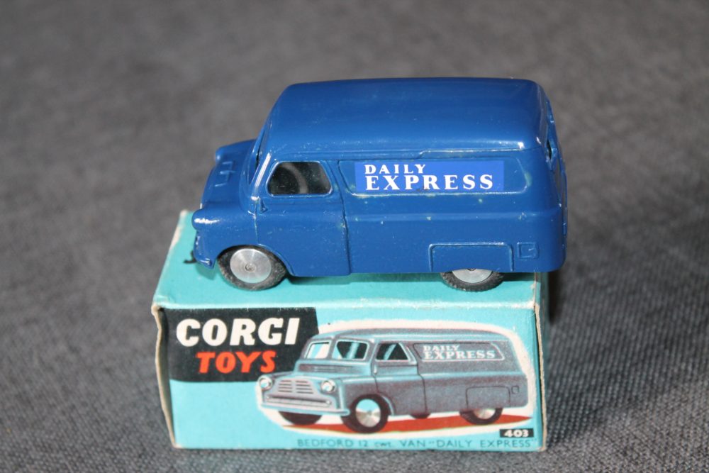 bedford-daily-express-van-corgi-toys-443